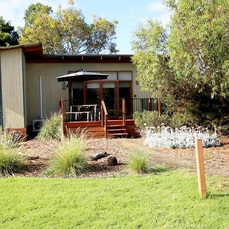 Rural 5 Star Villa'S With Resort Amenities 카우즈 외부 사진